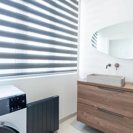 アパート Centrally Located Les Anemones By Interhome