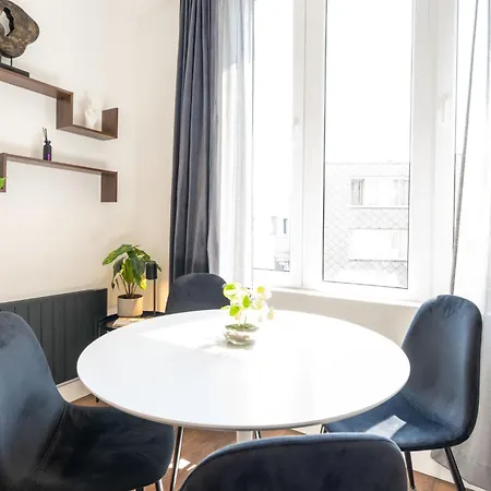 Apartamento Centrally Located Les Anemones By Interhome